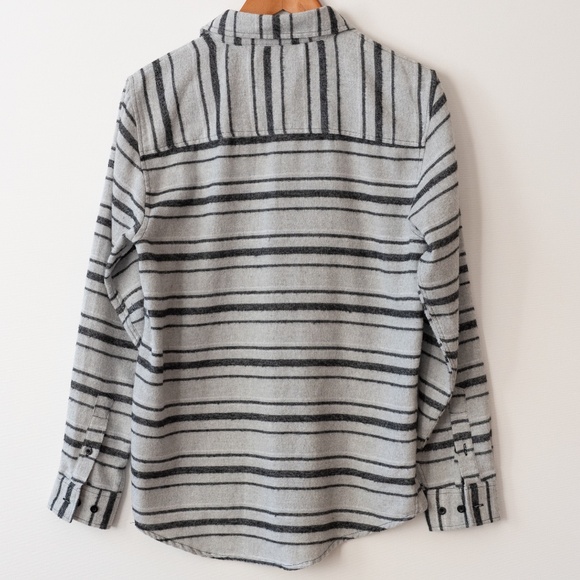 Men’s Medium Shouthouse long sleeve button up Grey Striped Flannel Super Soft - Picture 7 of 9